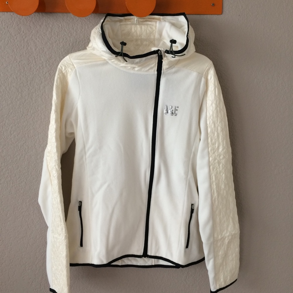 A&F quilted zip up hoodie - Picture 1 of 6